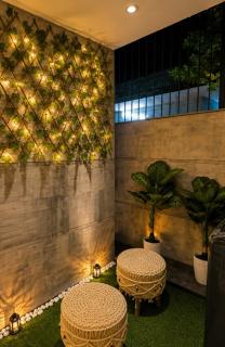 CozyDen-1BHK Near Medanta-Sec39 Gurgaon-Projector-Balcony - 8