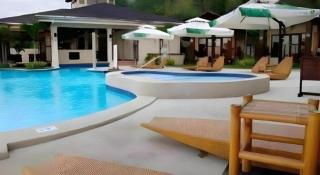 Kahuna Beach Resort and Spa - 1