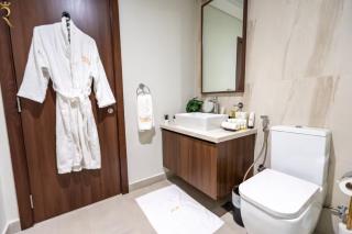Luxury 1BR - Private Balcony & Stunning Al Reem Skyline Views - 6