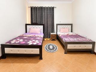 Kuya Family Town House - 9