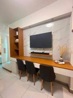 HLapuz Suites at Arc Towers - 2