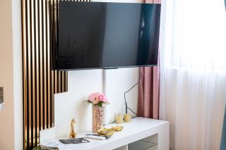 Chic 2BDR & Central Location & SWU & Free Parking - 4