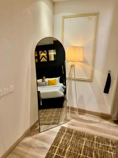 Stay Vibe Goldcrest Luxury 2-Bedroom Apartment - 7