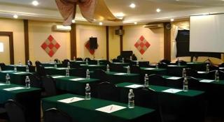 Golden Hotel - 1