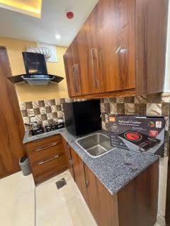 Comforts stay 1BHK Cozy Apartment lama H-13 islamabad - 7