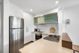 Beautiful Apt in Luxe Beachside Noosa Resort - 5