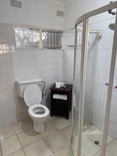 Zee-lijah Apartments - 1