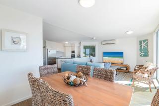 Beautiful Belmore Retreat Easy Walk to Beach - 1