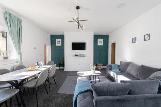 Luke Stays - Frederick Street - 6