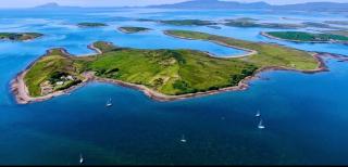 Private Island Lodge Sleeps 22 with Hot Tub - 9