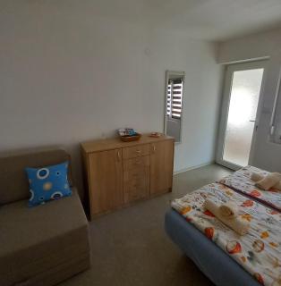 Charlie House - 8