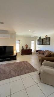 Mount Louisa Premier Stay - 2