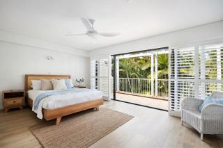 Breezy Beach Haven - Ocean Views & Roof Top Deck - Sunshine Beach - 3