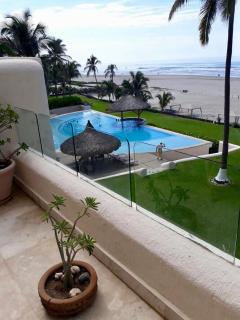 Departamento Frente al Mar en Acapulco Diamante con Vista Espectacular - 2