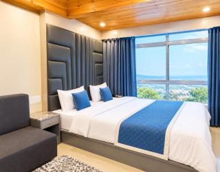Hotel Serenity Grand Luxury Inn - 1