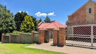 The Eyrie Guesthouse - 4