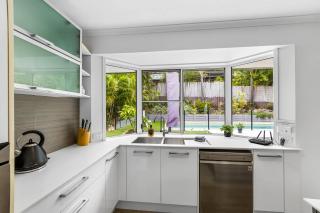 The Seahaven Family Home with Pool Pet Friendly - 3