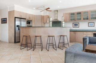 Seahorse Family & Pooch Friendly Waterfront Home - 6