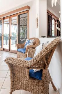 Seahorse Family & Pooch Friendly Waterfront Home - 4