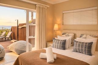 Beach Front Living - 2 Bedroom Apartment - 2