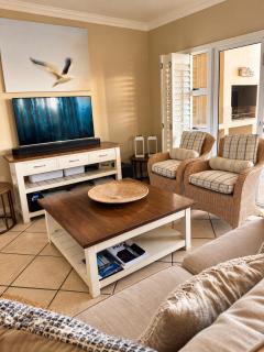 Beach Front Living - 2 Bedroom Apartment - 8