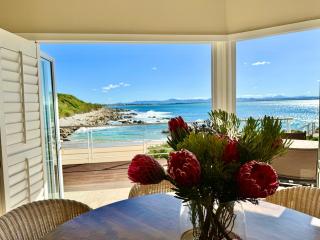 Beach Front Living - 2 Bedroom Apartment - 6