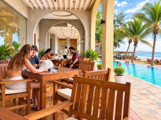 Olas Beach Resort - 3
