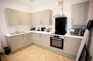 Luxury, Town Centre, CCTV operated Private Parking & WiFi, 1-Bed - 8