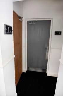 Luxury, Town Centre, CCTV operated Private Parking & WiFi, 1-Bed - 4