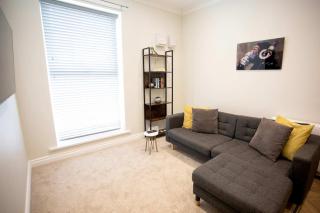 Luxury, Town Centre, CCTV operated Private Parking & WiFi, 1-Bed - 1