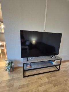 SAGA Modern Apartment with 24-7 Check-in - 5