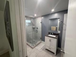 Spacious One Bedroom Apartment Near Miami - 4