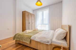 Modern Apartment with Parking - 10 Min Walk to Center - 1