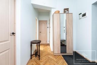 Central 2BR for 6, Workspace & Walk to Old Town - Taline - 5