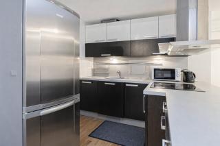 Modern 2BR in Rotermanni, EV parking garage, 5 guests - 6