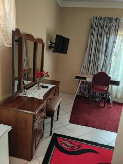 Lindrish's B&B - 4