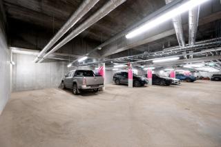 Top-Floor 1BR - Parking Garage - Breakfast station - 5