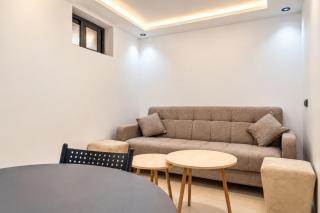 Modern stay, 1 min to beach, shops & essentials - 5