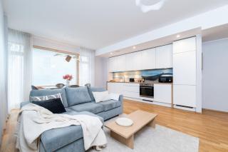 Quiet 2BR Steps from Old Town, Parking garage - 3
