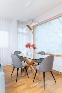 Quiet 2BR Steps from Old Town, Parking garage - 7