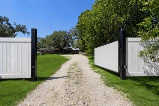 Whispering Oaks - Private Retreat Near Mercer St - 4
