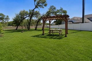 Whispering Oaks - Private Retreat Near Mercer St - 2