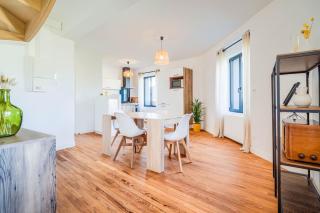 Charme & lumière duplex au bourg de Gestel - 8