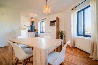 Charme & lumière duplex au bourg de Gestel - 3