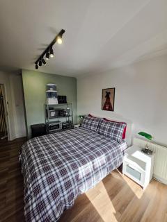 Double Rooms with Shared Bathroom Near The Shore and Tram - Edinburgh - 8