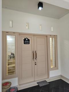 eRWe House Batikan - 8