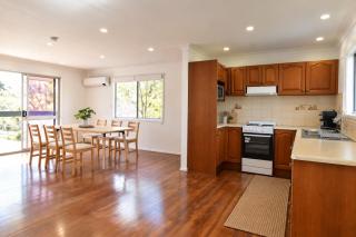 The Redbank Escape - Stylish Home with Private Pool - 3