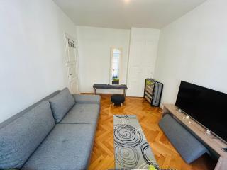 Living room, apartment, bedroom, excellent access - 6