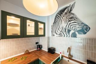 Lake Tei Views - Modern Flat in Yacht Kid Complex - 1