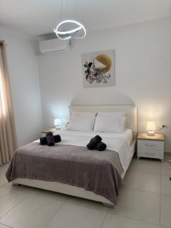 Comfortable private house near the center of Korce - 3
